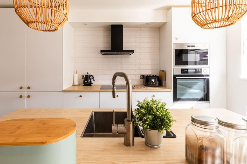 באת' Premium Central House W Parking - Walk Everywhere מראה חיצוני תמונה
